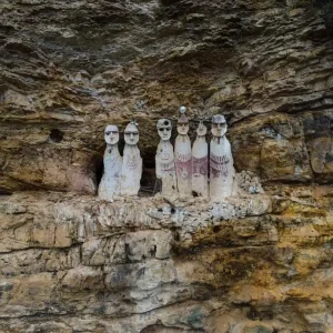 Sarcófagos de Karajia